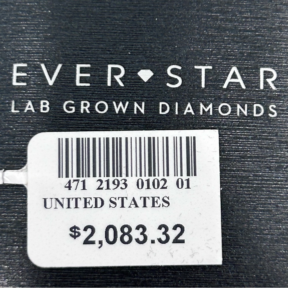 Classic round 1 CTTW 10k white gold Diamond stud earrings - Picture 7 of 8